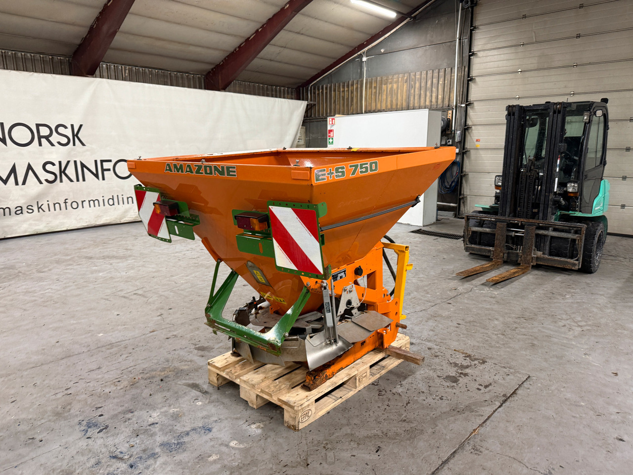 Amazone E+S 750 Strøkasse - מפזר חול/ מלח: תמונה 4 Amazone E+S 750 Strøkasse - מפזר חול/ מלח: תמונה 4