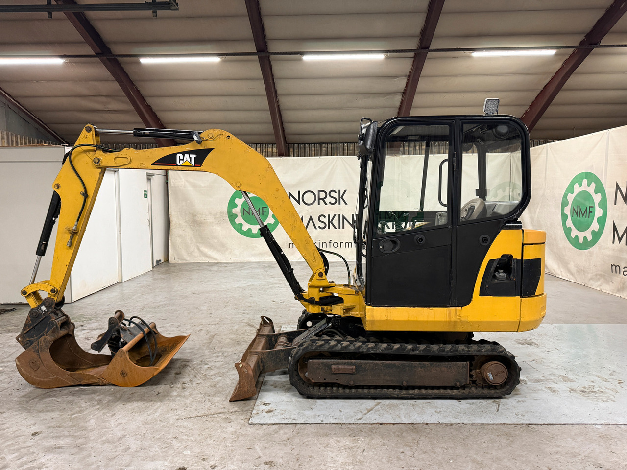 Cat 302,5 - מיני מחפר: תמונה 2 Cat 302,5 - מיני מחפר: תמונה 2