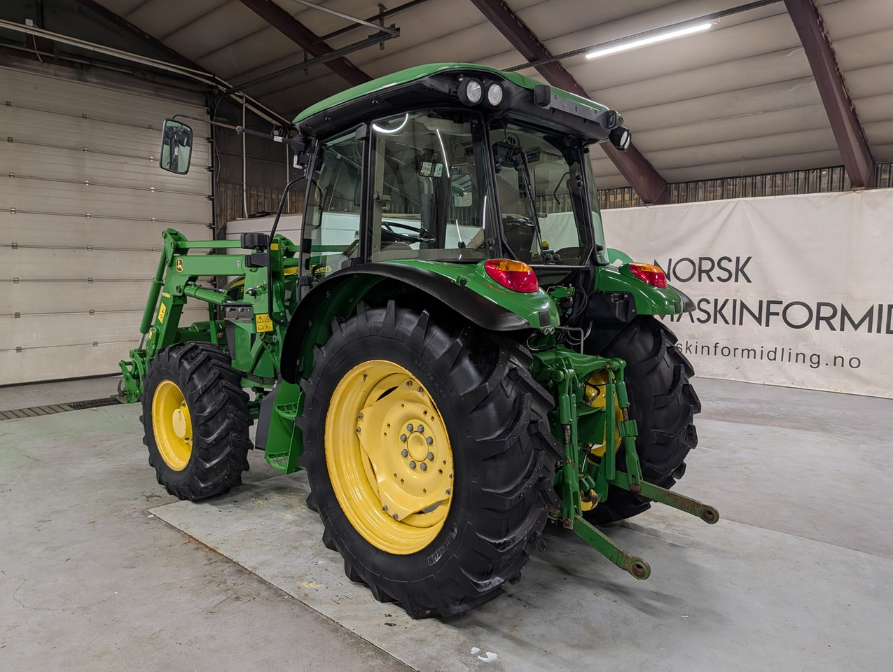 John Deere 5085M - טרקטור חקלאי: תמונה 3 John Deere 5085M - טרקטור חקלאי: תמונה 3