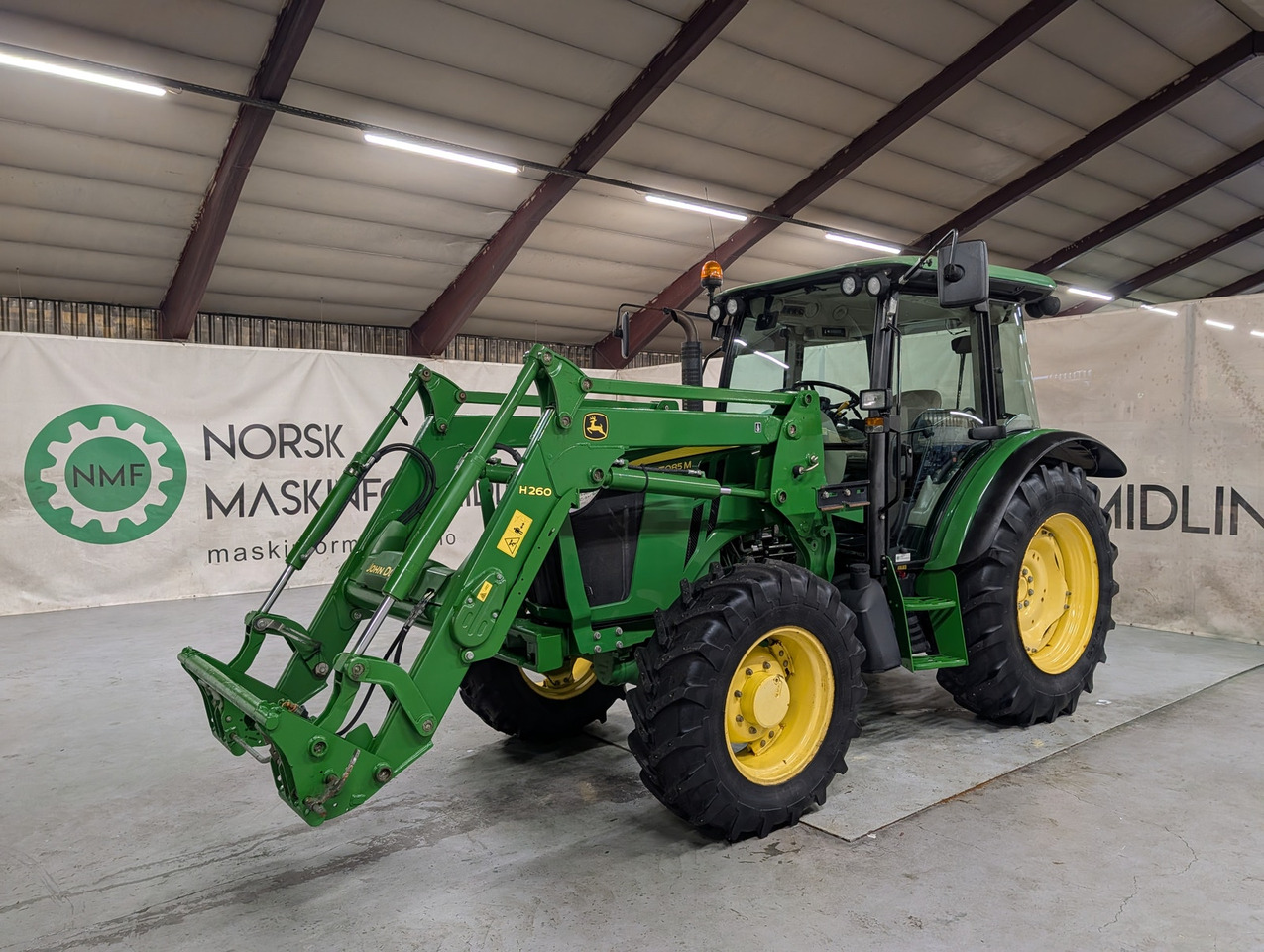 John Deere 5085M - טרקטור חקלאי: תמונה 1 John Deere 5085M - טרקטור חקלאי: תמונה 1