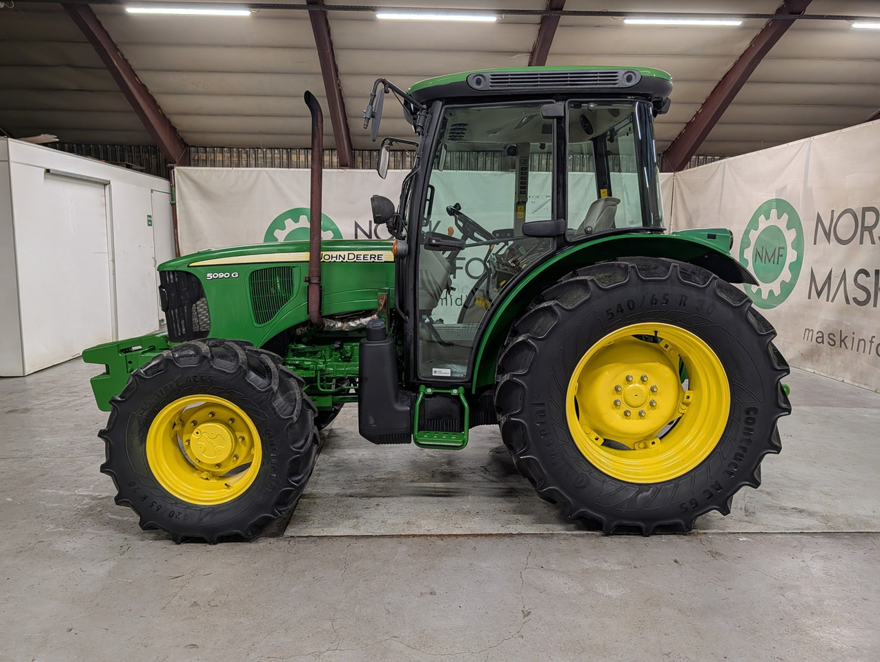 John Deere 5090G - טרקטור חקלאי: תמונה 2 John Deere 5090G - טרקטור חקלאי: תמונה 2