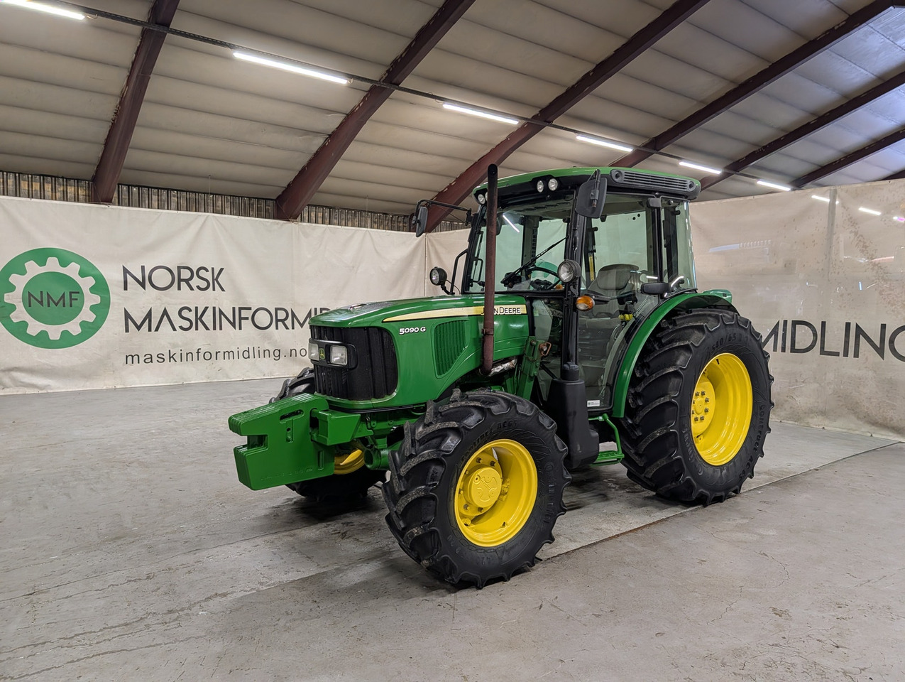 John Deere 5090G - טרקטור חקלאי: תמונה 1 John Deere 5090G - טרקטור חקלאי: תמונה 1