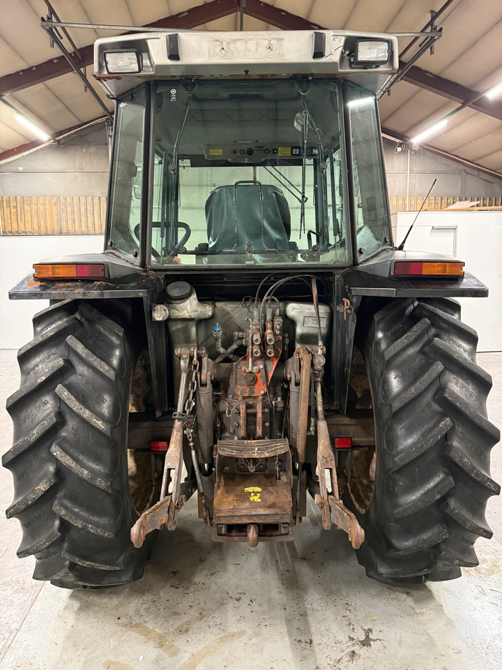 Massey Ferguson 3050 - טרקטור חקלאי: תמונה 4 Massey Ferguson 3050 - טרקטור חקלאי: תמונה 4