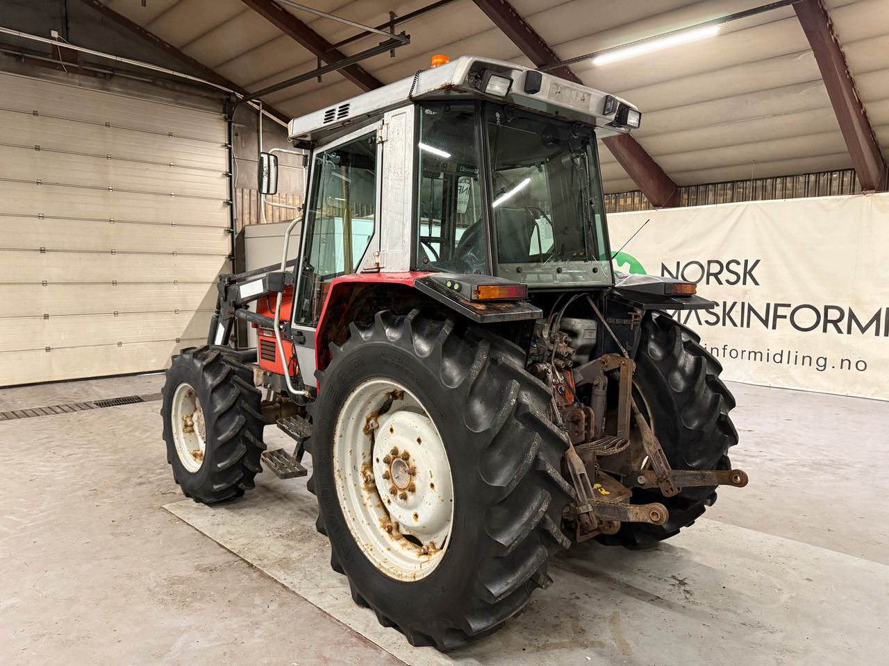 Massey Ferguson 3050 - טרקטור חקלאי: תמונה 3 Massey Ferguson 3050 - טרקטור חקלאי: תמונה 3
