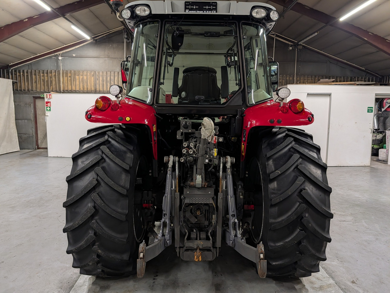 Massey Ferguson 5712S - טרקטור חקלאי: תמונה 4 Massey Ferguson 5712S - טרקטור חקלאי: תמונה 4