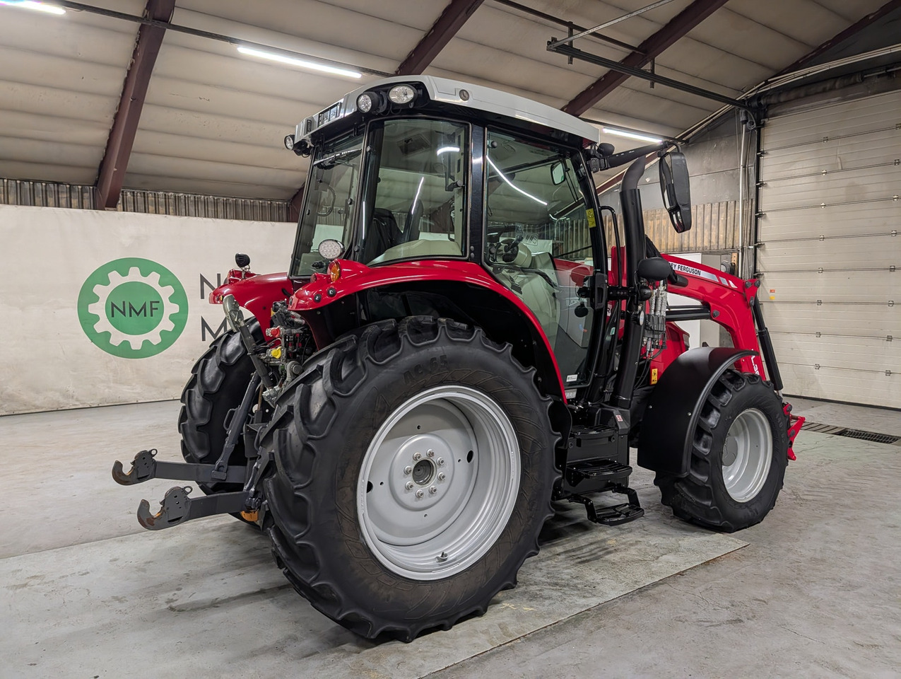Massey Ferguson 5712S - טרקטור חקלאי: תמונה 5 Massey Ferguson 5712S - טרקטור חקלאי: תמונה 5