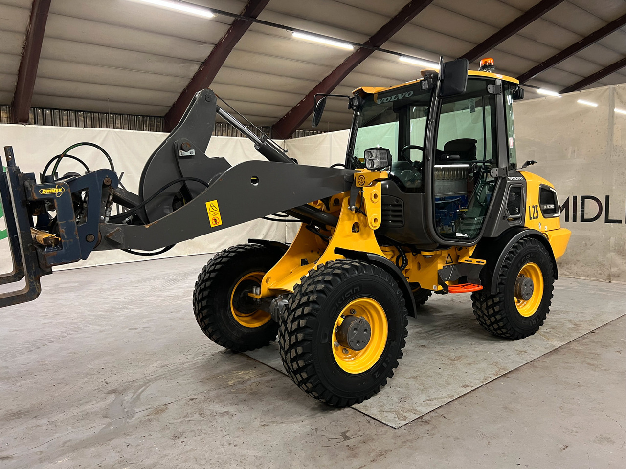 Volvo JL25H - מעמיס גלגלים: תמונה 3 Volvo JL25H - מעמיס גלגלים: תמונה 3