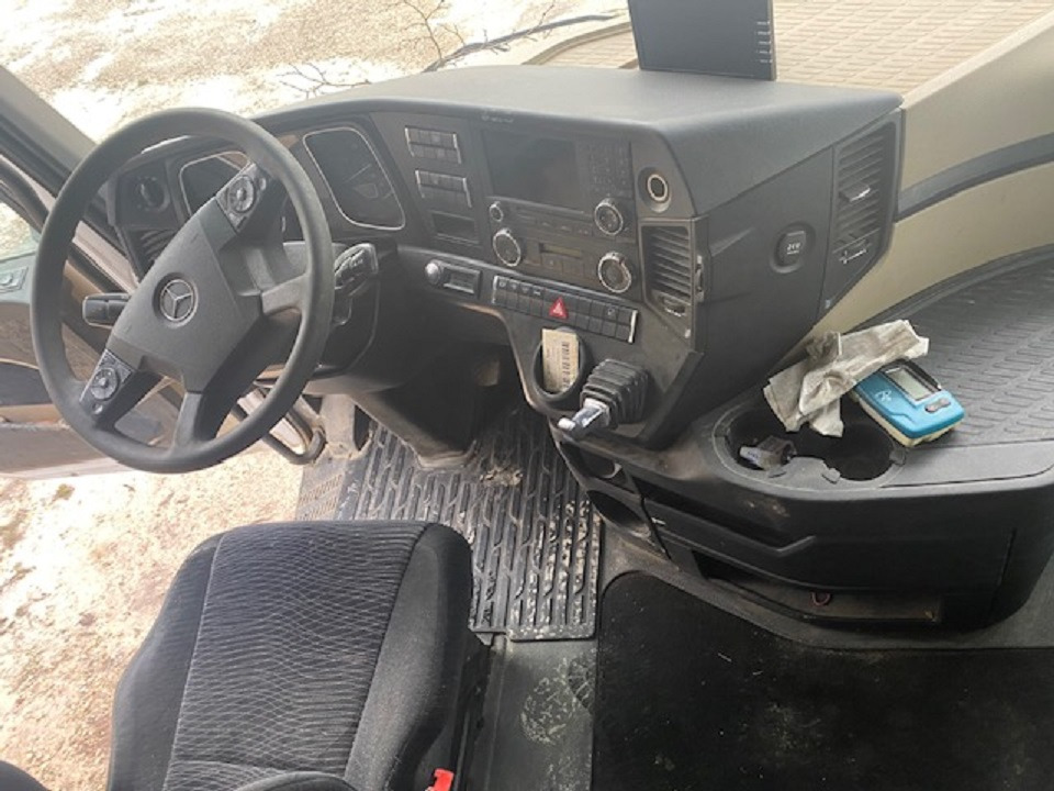 MERCEDES BENZ Actros 18.51 - יחידת טרקטור: תמונה 4 MERCEDES BENZ Actros 18.51 - יחידת טרקטור: תמונה 4