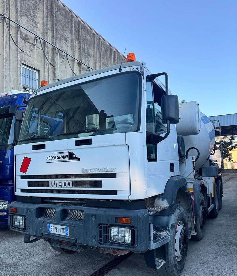 Betonpompa CIFA Iveco Trakker 410E44 - משאית משאבת מערבל: תמונה 2 Betonpompa CIFA Iveco Trakker 410E44 - משאית משאבת מערבל: תמונה 2