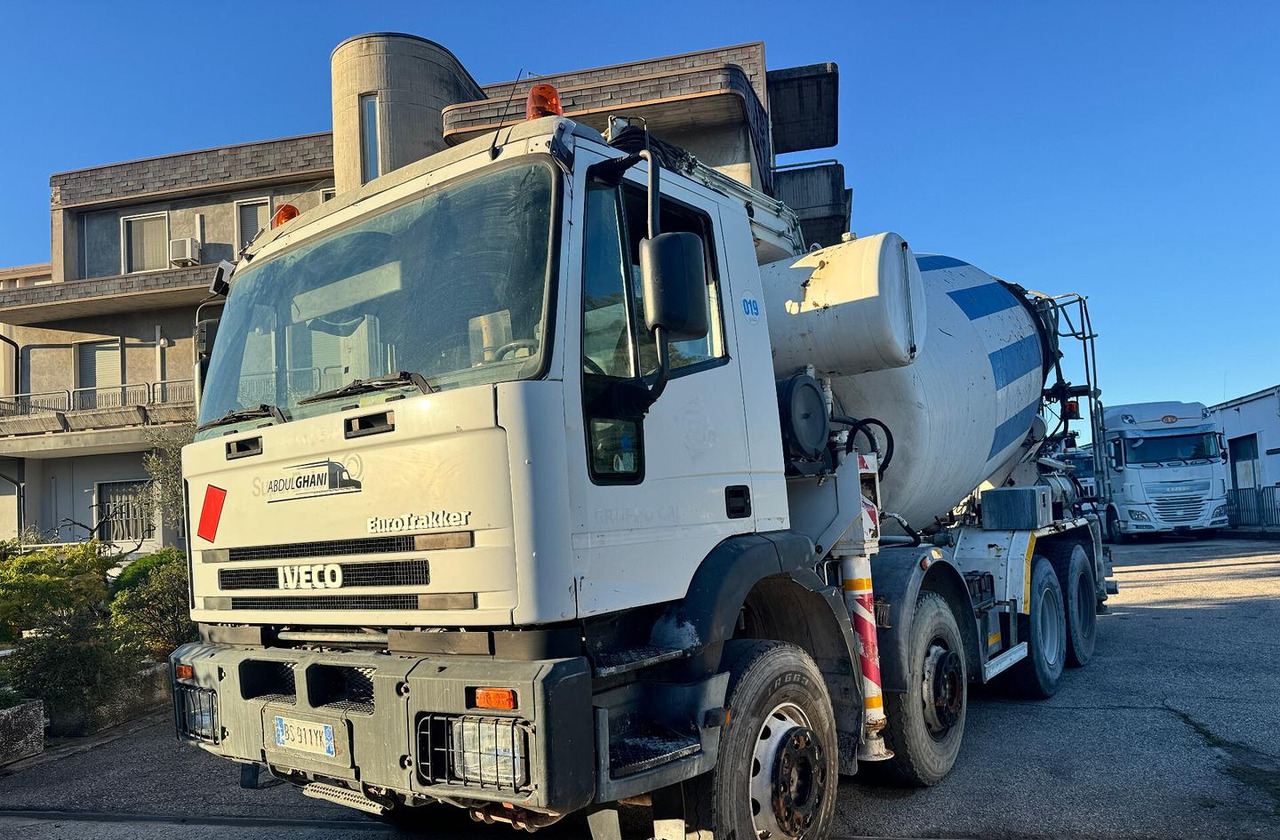 Betonpompa CIFA Iveco Trakker 410E44 - משאית משאבת מערבל: תמונה 5 Betonpompa CIFA Iveco Trakker 410E44 - משאית משאבת מערבל: תמונה 5
