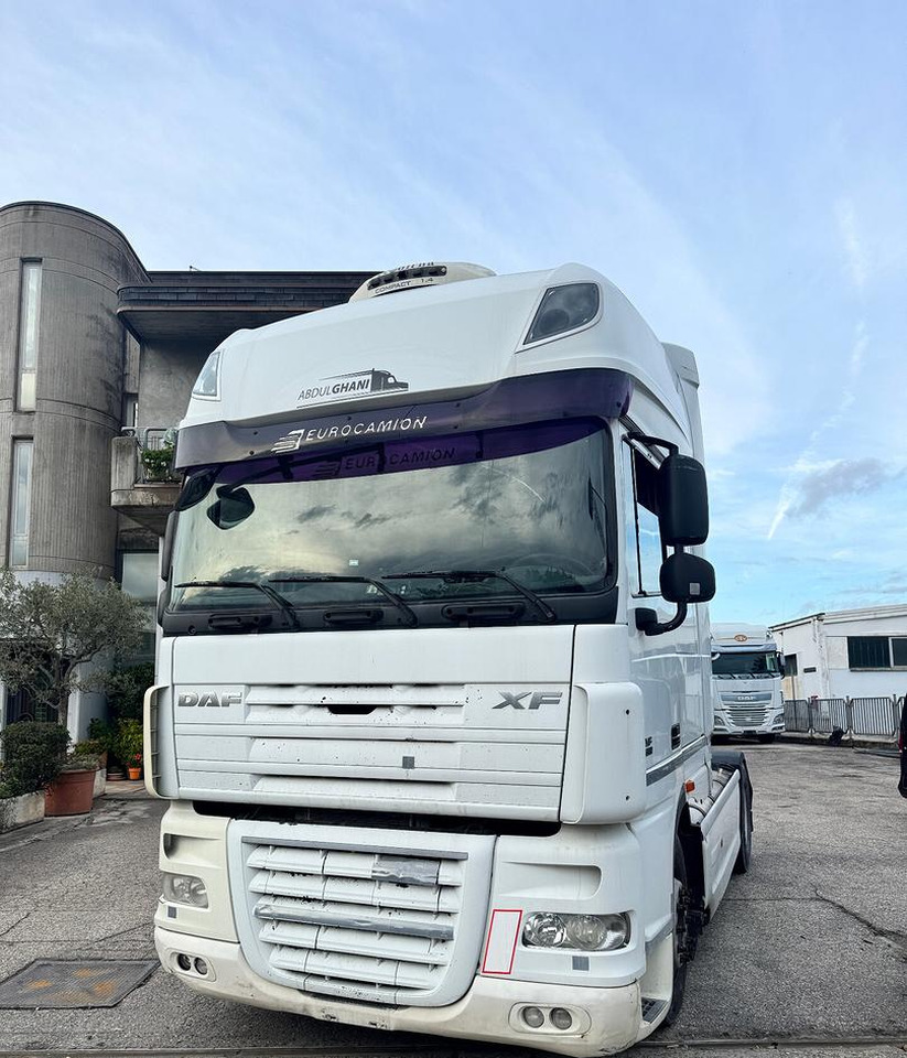 DAF XF 105.460 - 2010 - AUTOMATICO - יחידת טרקטור: תמונה 2 DAF XF 105.460 - 2010 - AUTOMATICO - יחידת טרקטור: תמונה 2