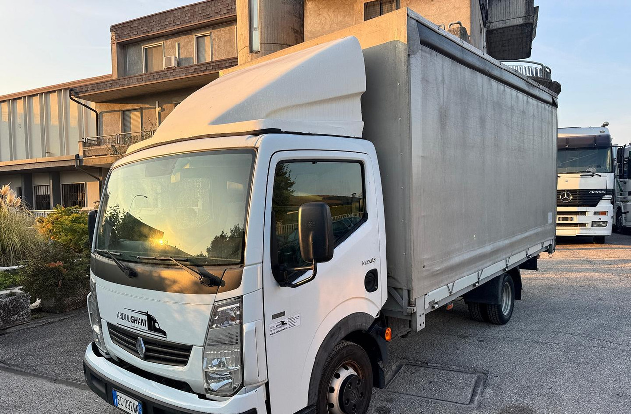 Renault Trucks Maxity 135.35 dxi - משאית וילונות צד: תמונה 2 Renault Trucks Maxity 135.35 dxi - משאית וילונות צד: תמונה 2