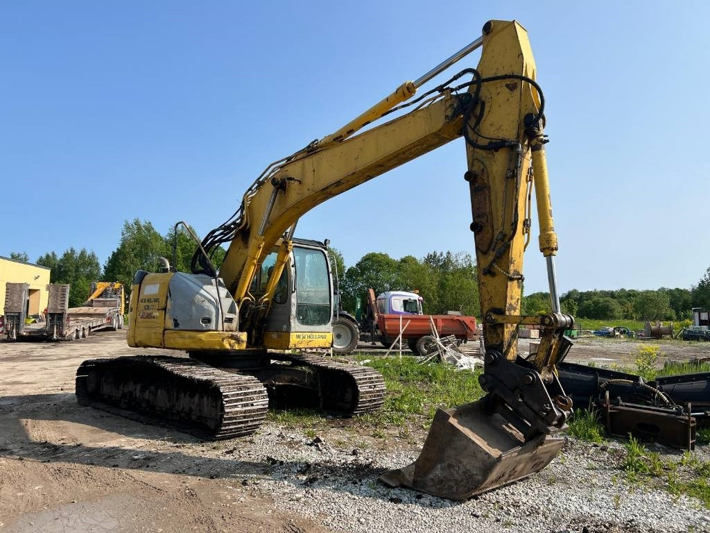 NEW HOLLAND KOBELCO E235BSRLC-2 - מחפר סורק: תמונה 2 NEW HOLLAND KOBELCO E235BSRLC-2 - מחפר סורק: תמונה 2