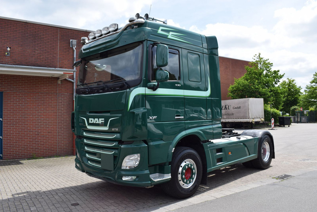 DAF XF 530 FT Retarder Leder Standklima Hydraulik - יחידת טרקטור: תמונה 1 DAF XF 530 FT Retarder Leder Standklima Hydraulik - יחידת טרקטור: תמונה 1