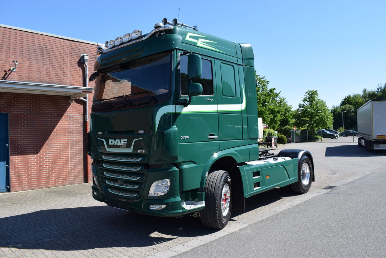 DAF XF 530 FT Retarder Leder Standklima Hydraulik - יחידת טרקטור: תמונה 1 DAF XF 530 FT Retarder Leder Standklima Hydraulik - יחידת טרקטור: תמונה 1