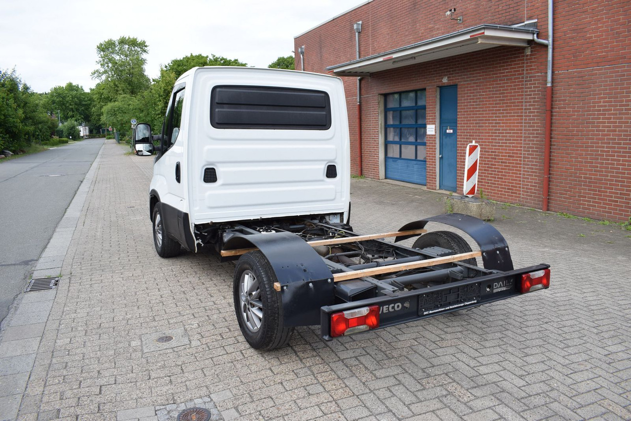 Iveco Daily 35 S21 3,0 Automatik Luftfederung Tempomat - משאית עם שלדת תא: תמונה 5 Iveco Daily 35 S21 3,0 Automatik Luftfederung Tempomat - משאית עם שלדת תא: תמונה 5