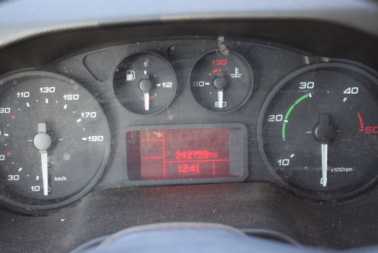 כלי רכב מסחרי עם לוח Iveco Daily 35C17 3,0 Automatik Klima AHK HU bis 12/25: תמונה 14