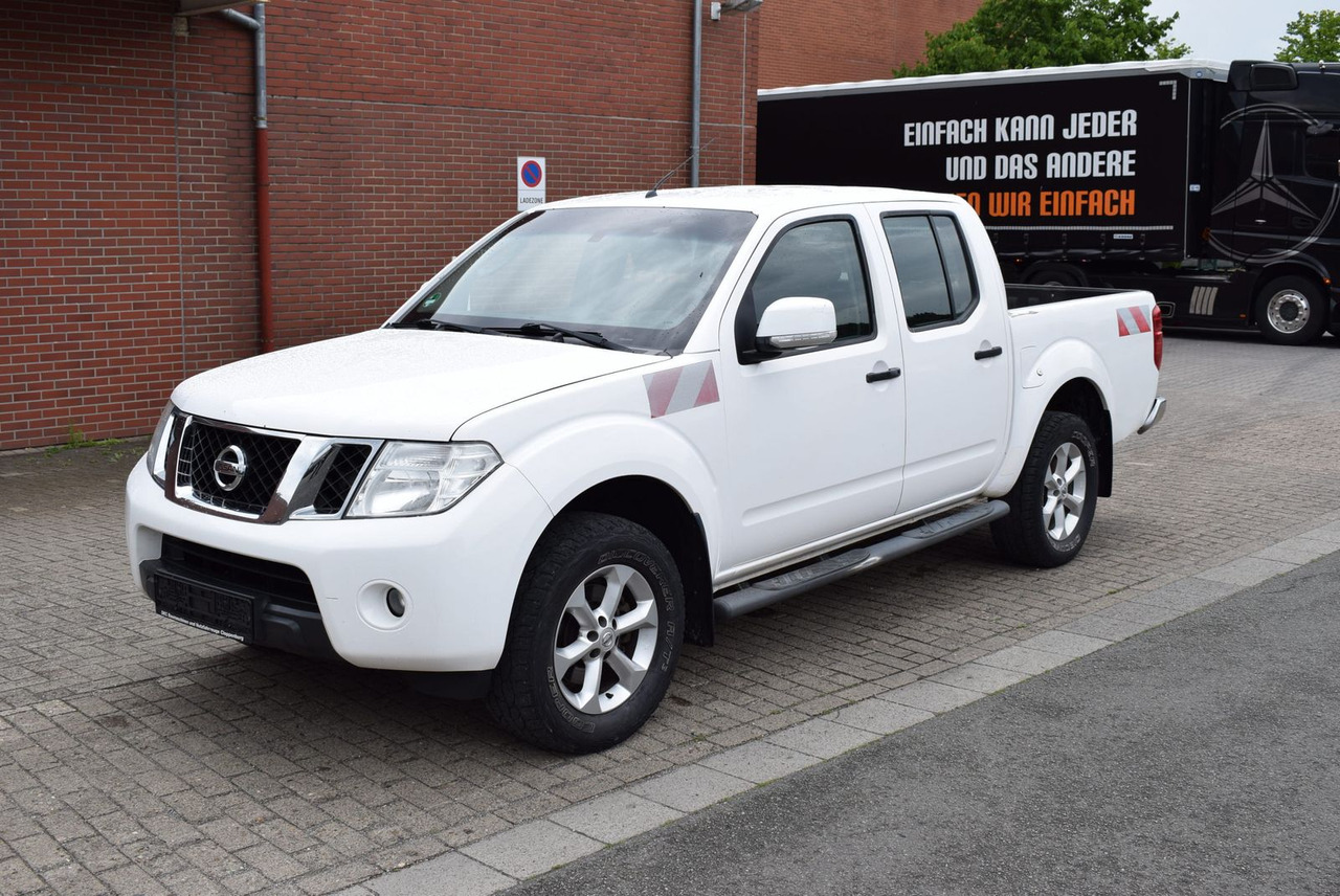 Nissan Navara Double Cab SE 4x4 Automatik Hardtop AHK - SUV: תמונה 5 Nissan Navara Double Cab SE 4x4 Automatik Hardtop AHK - SUV: תמונה 5
