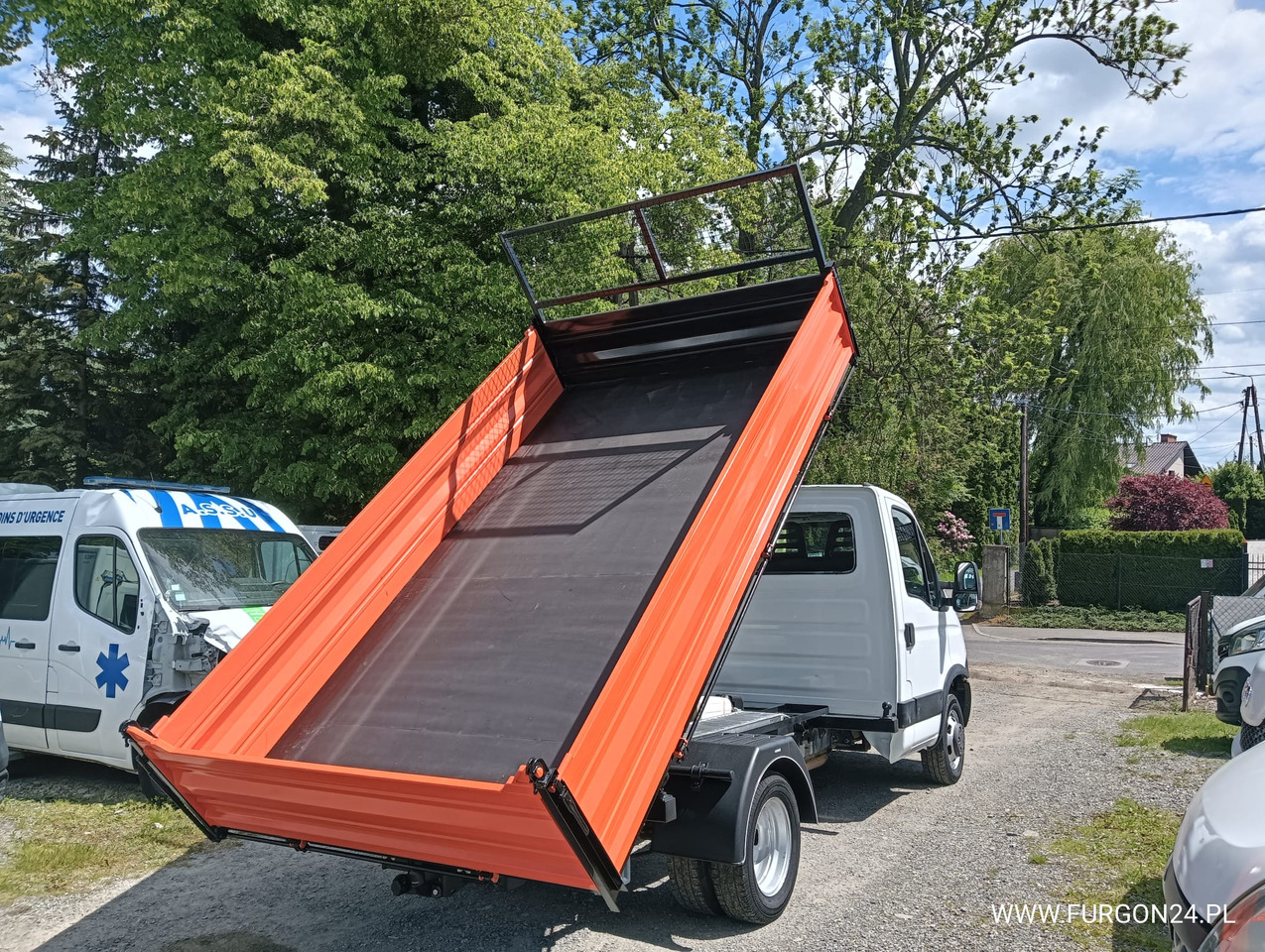 IVECO DAILY 35C13 WYWROTKA KIPER 3 STRONNY Z NAJAZDAMI NR 856 - כלי רכב מסחרי מזהיר: תמונה 4 IVECO DAILY 35C13 WYWROTKA KIPER 3 STRONNY Z NAJAZDAMI NR 856 - כלי רכב מסחרי מזהיר: תמונה 4