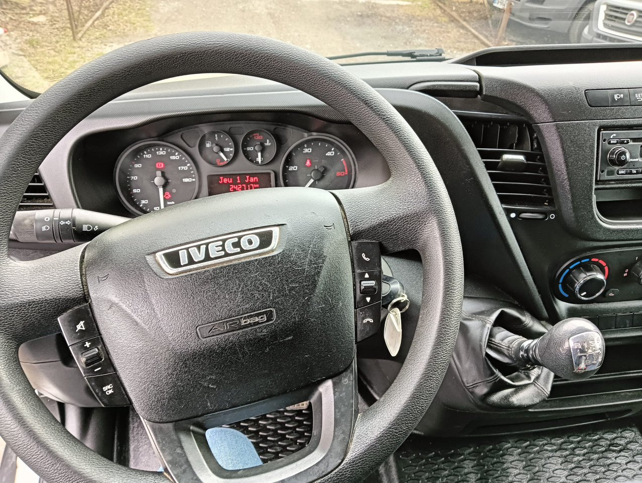 IVECO DAILY 35C14 WYWROTKA KIPER NR 820 - כלי רכב מסחרי מזהיר: תמונה 3 IVECO DAILY 35C14 WYWROTKA KIPER NR 820 - כלי רכב מסחרי מזהיר: תמונה 3