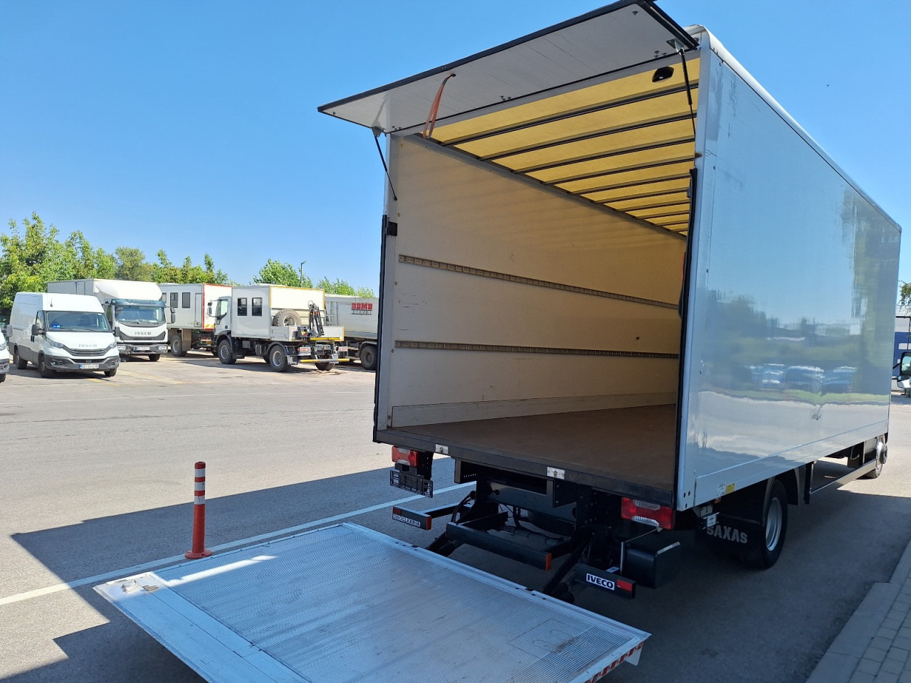 IVECO DAILY 72C18 A8 34m3 - כלי רכב מסחרי עם לוח: תמונה 2 IVECO DAILY 72C18 A8 34m3 - כלי רכב מסחרי עם לוח: תמונה 2