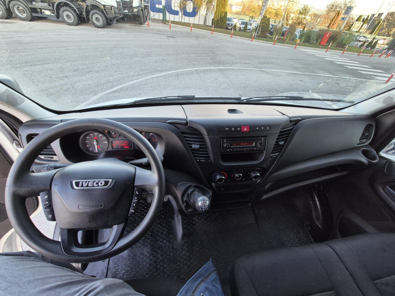 IVECO DAILY35C13V12m3 - כלי רכב מסחרי לנוסעים: תמונה 2 IVECO DAILY35C13V12m3 - כלי רכב מסחרי לנוסעים: תמונה 2