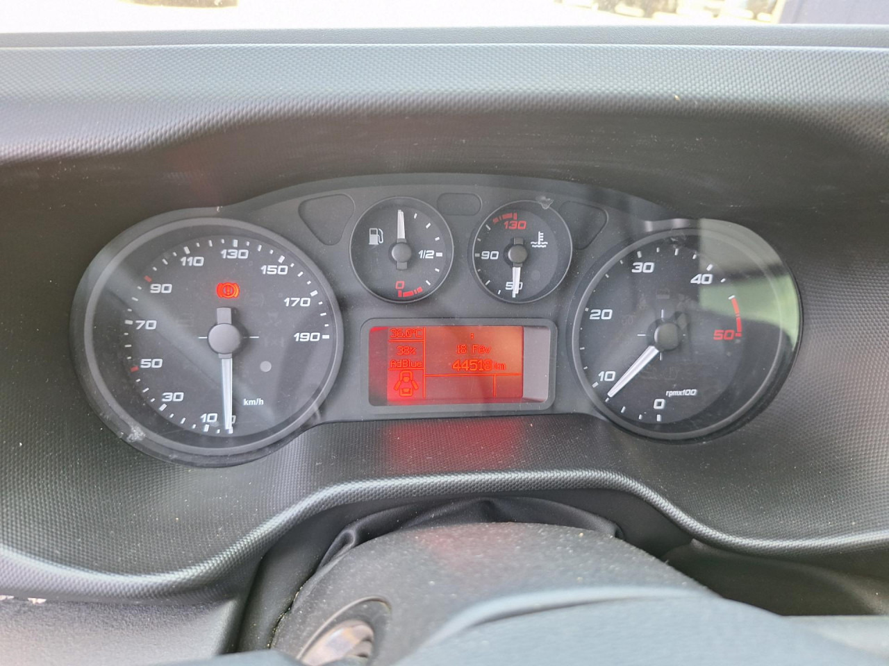 IVECO Daily 35 C 16 - כלי רכב מסחרי עם תיבה: תמונה 2 IVECO Daily 35 C 16 - כלי רכב מסחרי עם תיבה: תמונה 2