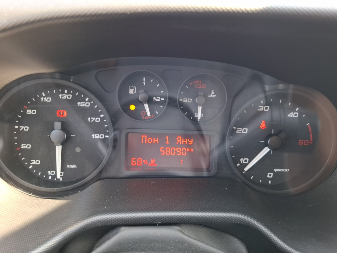 IVECO Daily 35C16H3.0 box/lift - כלי רכב מסחרי עם תיבה: תמונה 4 IVECO Daily 35C16H3.0 box/lift - כלי רכב מסחרי עם תיבה: תמונה 4