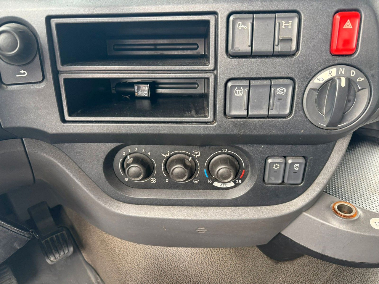 יחידת טרקטור DAF XF 460 Low +Retarter+2xTank: תמונה 10