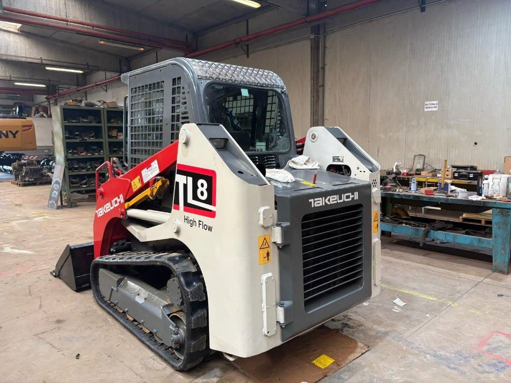 Takeuchi TL 8 - מעמיס היגוי החלקה: תמונה 4 Takeuchi TL 8 - מעמיס היגוי החלקה: תמונה 4