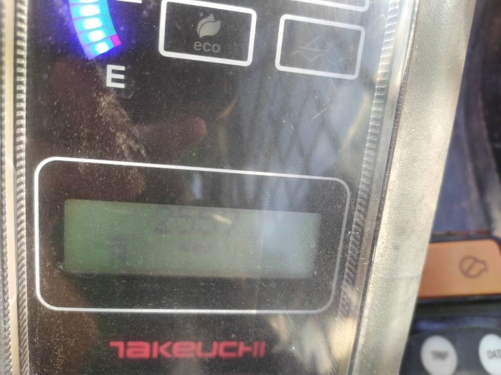 מעמיס זוחל Takeuchi TL 8: תמונה 10