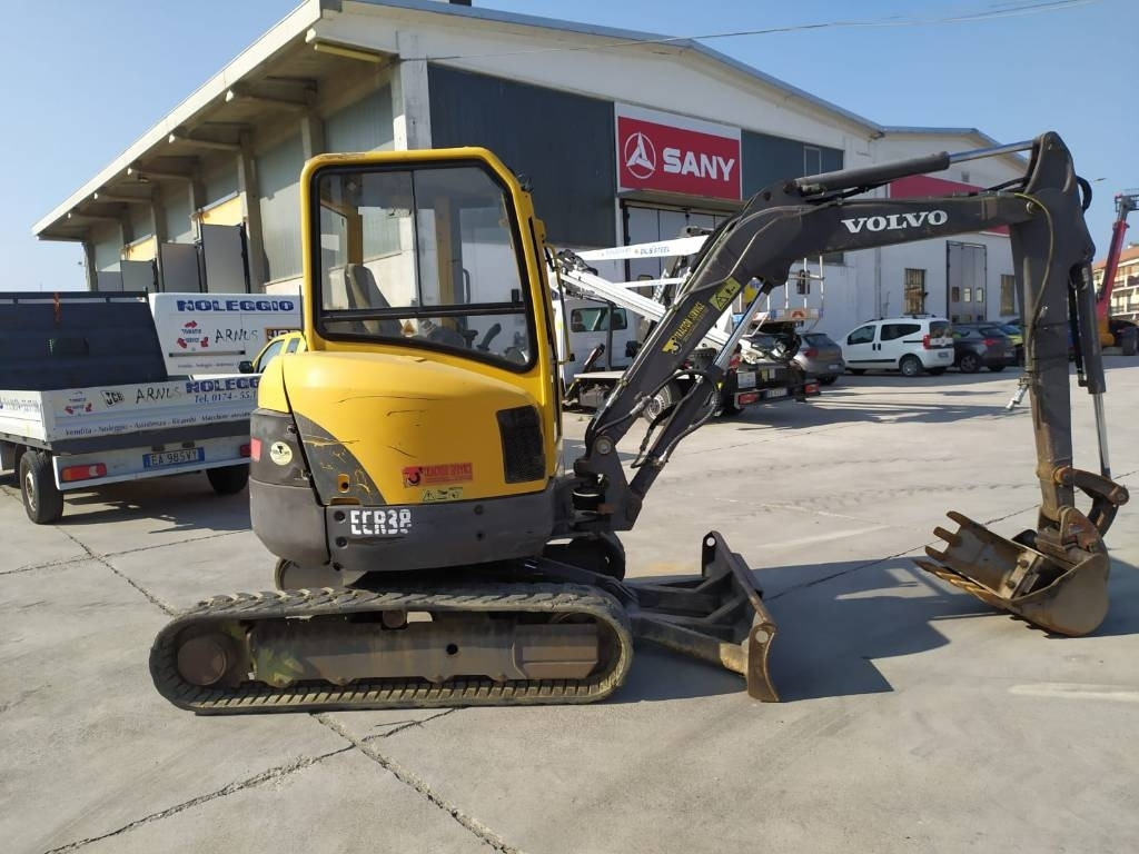 Volvo ECR 38 - מיני מחפר: תמונה 5 Volvo ECR 38 - מיני מחפר: תמונה 5