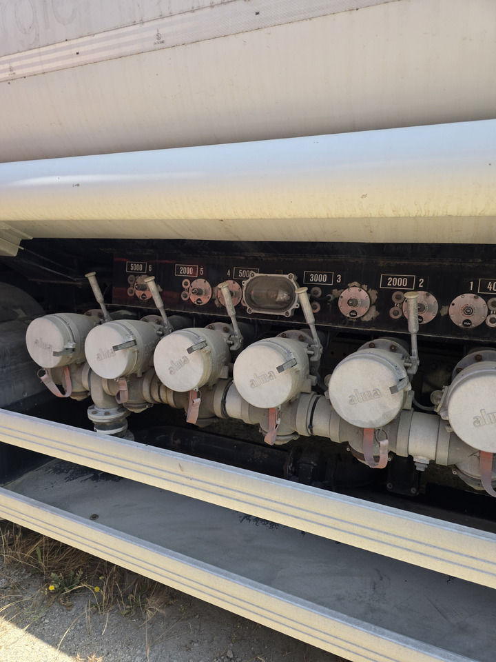 MAN TGA 26-320 - משאית מכל: תמונה 3 MAN TGA 26-320 - משאית מכל: תמונה 3
