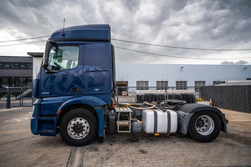 Mercedes ACTROS 1843 LS + HYDRAULIQUE - יחידת טרקטור: תמונה 2 Mercedes ACTROS 1843 LS + HYDRAULIQUE - יחידת טרקטור: תמונה 2