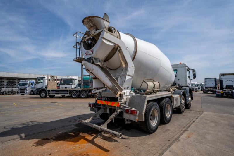 Mercedes AROCS 3240 BB+STETTER 9m3 / 4 pieces - משאית מערבלת בטון: תמונה 4 Mercedes AROCS 3240 BB+STETTER 9m3 / 4 pieces - משאית מערבלת בטון: תמונה 4