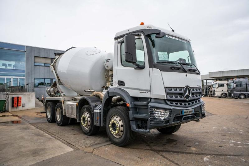 Mercedes AROCS 3240 + STETTER 9m3 - משאית מערבלת בטון: תמונה 2 Mercedes AROCS 3240 + STETTER 9m3 - משאית מערבלת בטון: תמונה 2