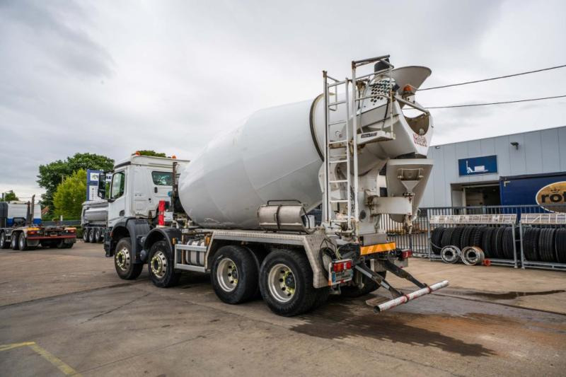 Mercedes AROCS 3240 + STETTER 9m3 - משאית מערבלת בטון: תמונה 5 Mercedes AROCS 3240 + STETTER 9m3 - משאית מערבלת בטון: תמונה 5