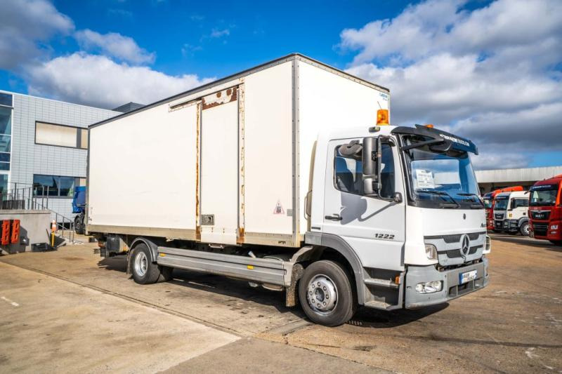 Mercedes ATEGO 1222 + D'HOLLANDIA 1.5T - משאית תיבה: תמונה 2 Mercedes ATEGO 1222 + D'HOLLANDIA 1.5T - משאית תיבה: תמונה 2