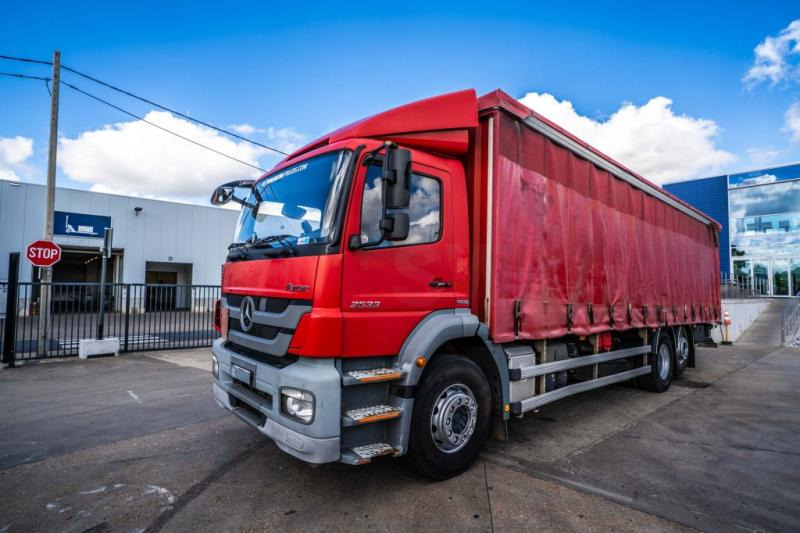 Mercedes AXOR 2533 -MP3+DHOLLANDIA 2.5T - משאית וילונות צד: תמונה 1 Mercedes AXOR 2533 -MP3+DHOLLANDIA 2.5T - משאית וילונות צד: תמונה 1