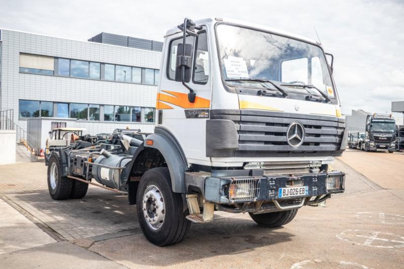 Mercedes SK 2024 HN - משאית הרמת וו: תמונה 2 Mercedes SK 2024 HN - משאית הרמת וו: תמונה 2