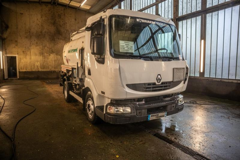 Renault 180 DCI+5500L/3COMP LAMES - משאית מכל: תמונה 2 Renault 180 DCI+5500L/3COMP LAMES - משאית מכל: תמונה 2