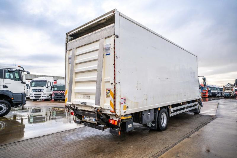 Renault MIDLUM 220 (16T)+ DHOLLANDIA 2T. - משאית תיבה: תמונה 4 Renault MIDLUM 220 (16T)+ DHOLLANDIA 2T. - משאית תיבה: תמונה 4