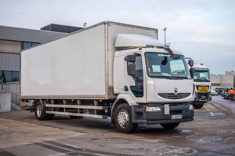 Renault MIDLUM 270 DXI - משאית תיבה: תמונה 2 Renault MIDLUM 270 DXI - משאית תיבה: תמונה 2