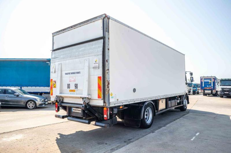 Renault MIDLUM 280DXI+POUSSIN/CHICKEN/KUIKEN/KÛKEN - משאית קירור: תמונה 3 Renault MIDLUM 280DXI+POUSSIN/CHICKEN/KUIKEN/KÛKEN - משאית קירור: תמונה 3