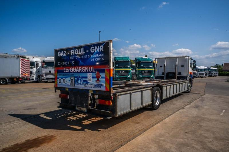 Scania P 270 (19T)- PORTE GAZ /10 PALETTES - משאית צד נופל/ שטוחה: תמונה 4 Scania P 270 (19T)- PORTE GAZ /10 PALETTES - משאית צד נופל/ שטוחה: תמונה 4