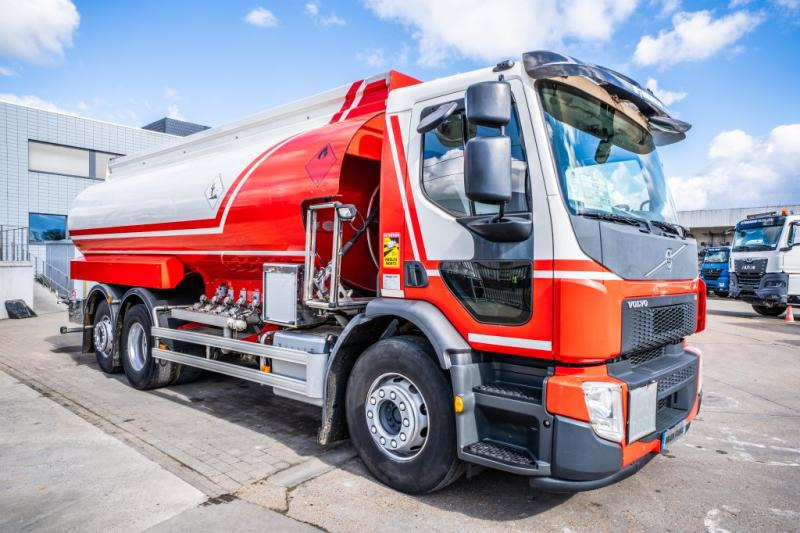 Volvo FE 320+MAGYAR 19.000L/5Comp. - משאית מכל: תמונה 2 Volvo FE 320+MAGYAR 19.000L/5Comp. - משאית מכל: תמונה 2
