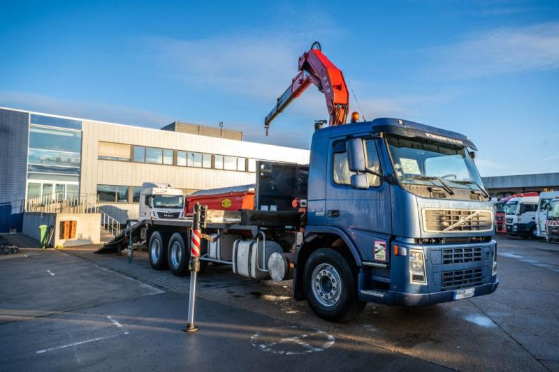 Volvo FM 300-6x2+FASSI 19t/m + 2EXT - משאית גרירה: תמונה 2 Volvo FM 300-6x2+FASSI 19t/m + 2EXT - משאית גרירה: תמונה 2