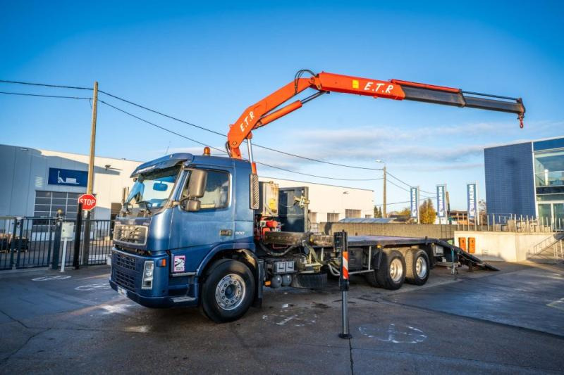 Volvo FM 300-6x2+FASSI 19t/m + 2EXT - משאית גרירה: תמונה 1 Volvo FM 300-6x2+FASSI 19t/m + 2EXT - משאית גרירה: תמונה 1