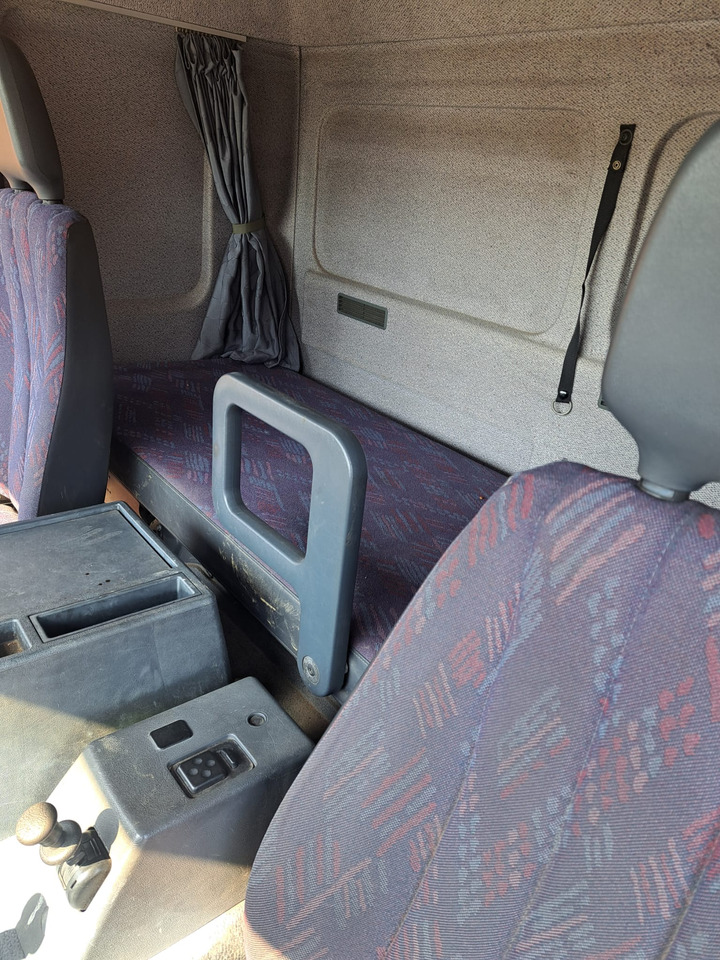 MERCEDES-BENZ 1823 - משאית הובלה אוטומטית: תמונה 5 MERCEDES-BENZ 1823 - משאית הובלה אוטומטית: תמונה 5