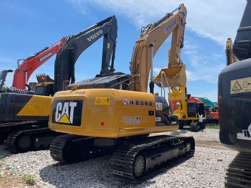 מחפר סורק CAT 323D2: תמונה 7